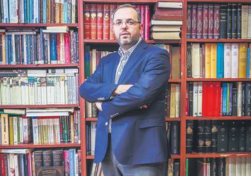 Erhan Afyoncu: İmparatorluk geleneğinden gelmeseydik bu sarsıntılara dayanamazdık