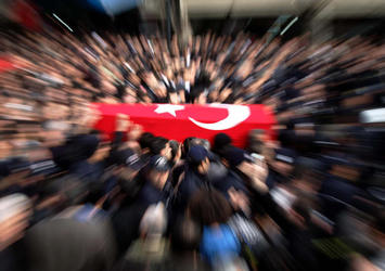 Diyarbakır'da 1 asker şehit!