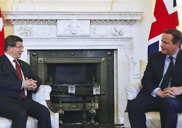 Davutoğlu, Cameron ile görüştü