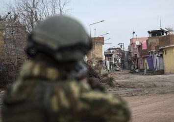 Sur'da PKK'lı 4 terörist daha öldürüldü