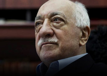 Hem örgüt imamı hem savcı