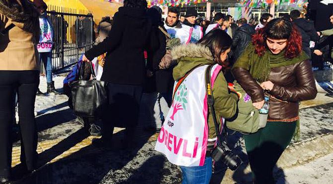 HDP 2. Olağan Kongresi'nde Atatürk posteri - 2