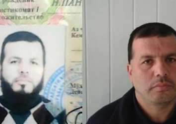 Sakal ve başörtüsünü yasakladılar