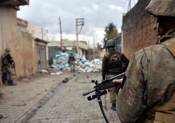 Cizre ve Sur'da PKK'ya darbe!