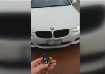 Otomobilde ön plakayı gizleyen düzenek bulundu