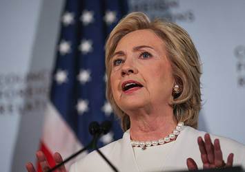 Başkanlık seçimleri anketinde Clinton geri düştü