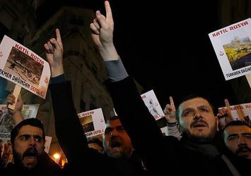 Rusya'nın Türkmenlere saldırıları protesto edildi