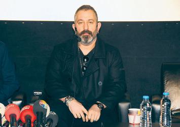 Cem Yılmaz 65 bin liralık saatle şov yaptı!