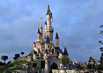 Fransa'daki Disneyland'de terör şüphesi