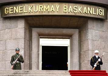 Korucuyu ailesinin gözü önünde şehit etmişler!
