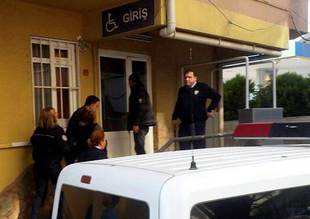 Otogarda 'canlı bomba' düzeneği ve silahlarla yakalandılar
