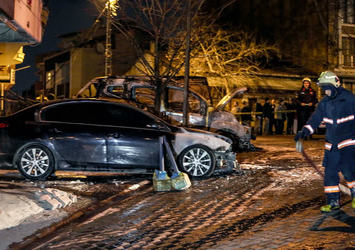 İstanbul'da 7 araç kundaklandı