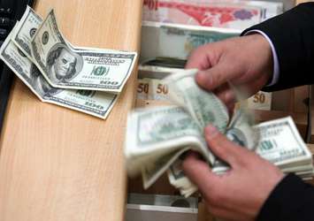 Dolar 2,90'nın altını gördü