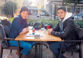 Pembe kimlikli Efe erkeklik savaşını kazandı