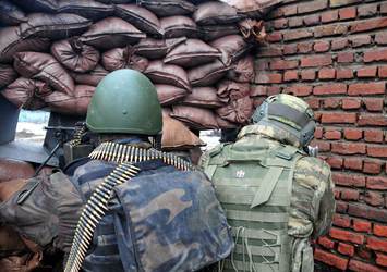 Diyarbakır Valiliği: Sur'un havadan bombalanacağı iddiaları gerçeği yansıtmıyor
