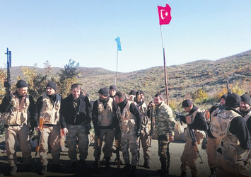 Kızılçat'ta Türk bayrağı