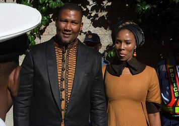 Mandela'nın torunu müslüman oldu