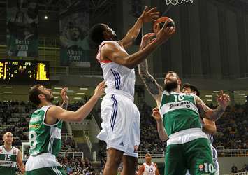 Anadolu Efes, Panathinaikos'a 83-78 mağlup oldu.