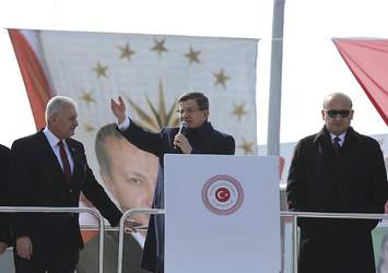 Başbakan Davutoğlu, Erzincan'da vatandaşlara seslendi