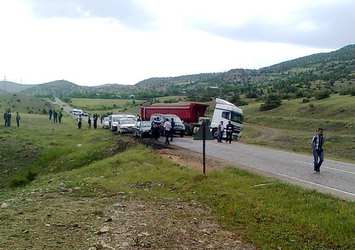 Diyarbakır'da teröristler yol kesti