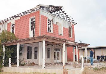 Hanımın çiftliği zehir yuvası olmuş
