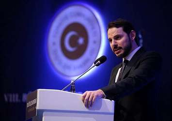 Albayrak: Türkiye gelecek mücadelesi veriyor