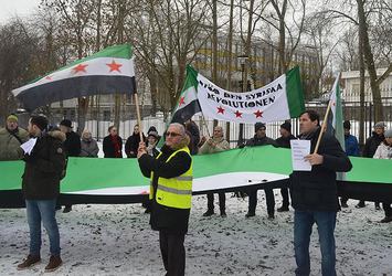 İsveç'te Putin ve Esad protesto edildi