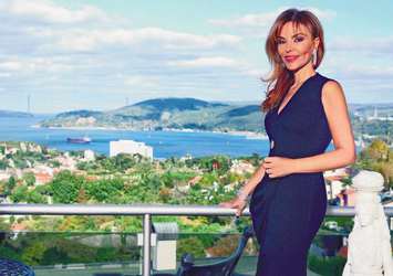 Feryal Gülman'a şok suçlama: Casus yazılımla sosyeteyi dinledi!
