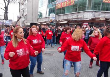Ankaralı kadınlardan taciz ve tecavüzlere danslı protesto
