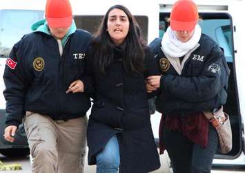 Aranan 'canlı bomba' şüphelisi Dilek Kaya yakalandı