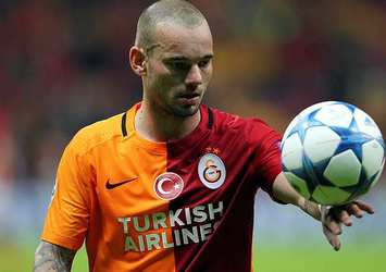 Sneijder, Galatasaray'dan ayrılmayı mı düşünüyor?