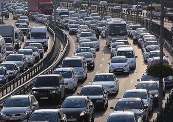 Türkiye'de trafiğe ayda ortalama 100 bin taşıt kaydedildi