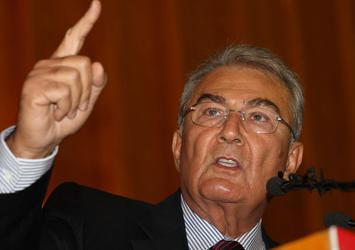 Deniz Baykal'ın ihracı istendi