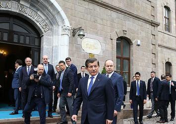 Başbakan Davutoğlu Ankara Valiliğinde brifing alıyor