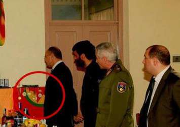 Ermenistan Bakanı PKK'lı teröristin evini ziyaret etti