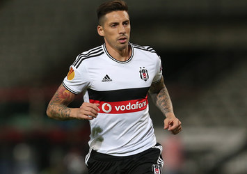 Beşiktaş, etkili performans sergileyen Sosa'ya 250 bin euro zam yaptı
