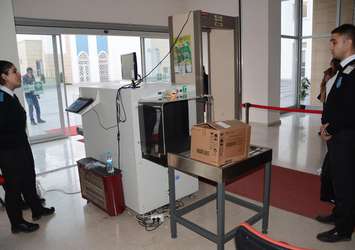 X-ray cihazından geçirilen kutudan bebek cesedi çıktı