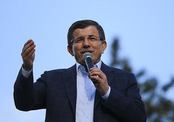 Davutoğlu: Milleti tehdit edenlere dünyayı dar ederiz!