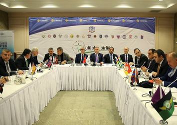 Türk hakemlere Premier Lig modeli