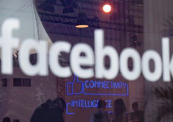 Çocuklar, Facebook'ta fotoğraflarını paylaşan ailelerine 'dava açabilir'