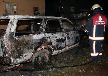 Kadıköy'de kundaklanan otomobil bu hale geldi