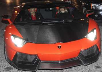 İçinde sigara içilen Lamborghini'yi Yağmur Sarıoğlu'ndan geri aldılar!