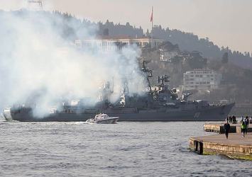 Rus savaş gemisi İstanbul Boğazı'ndan böyle geçtiler