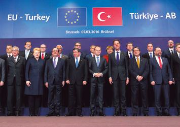 AB'ye 'elini taşın altına koy' mesajı