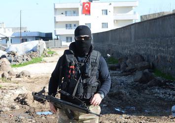 Türk bayraklarıyla donatılan İdil'de 19 terörist öldürüldü