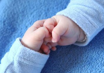 İkiz bebeklerin babaları farklı çıktı