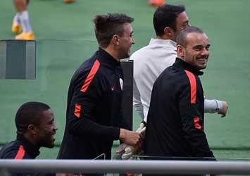 Muslera Milan yolcusu