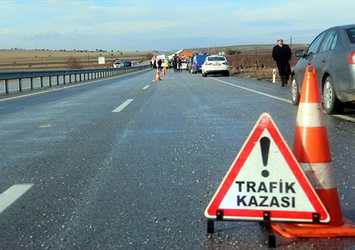 Sivas'ta trafik kazası: 14 yaralı