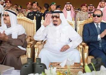 Mısır Cumhurbaşkanı Sisi ile Kuveyt Emiri Sabah Suudi Arabistan'da