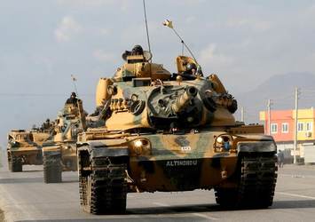 Yüksekova'ya çok sayıda tank sevkiyatı